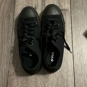 All black converse shoes